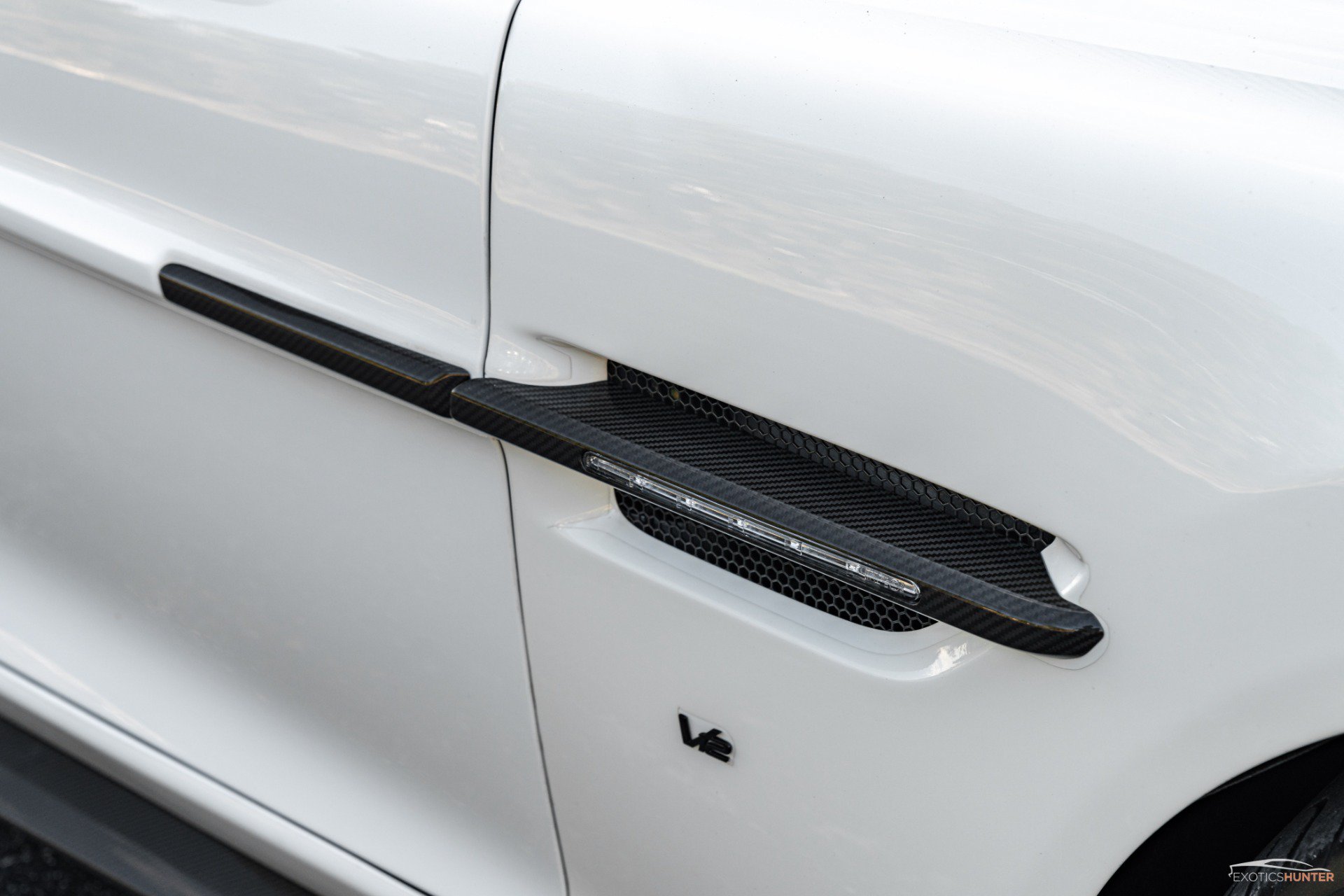 Used 2015 Aston Martin Vanquish Coupe RWD image 9