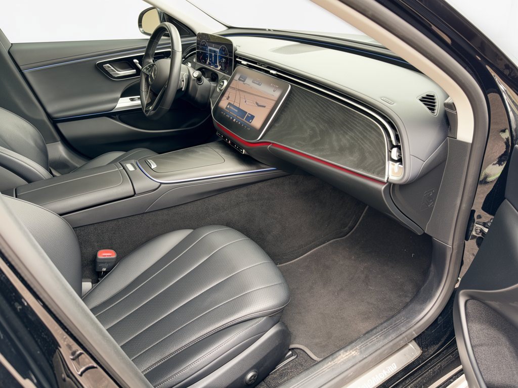 Used 2025 Mercedes-Benz E 350 Sedan w/ Winter Package image 30