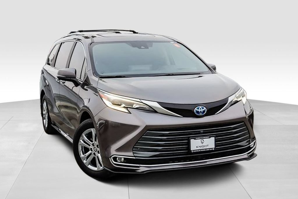 Used 2024 Toyota Sienna Platinum AWD/4WD video 2