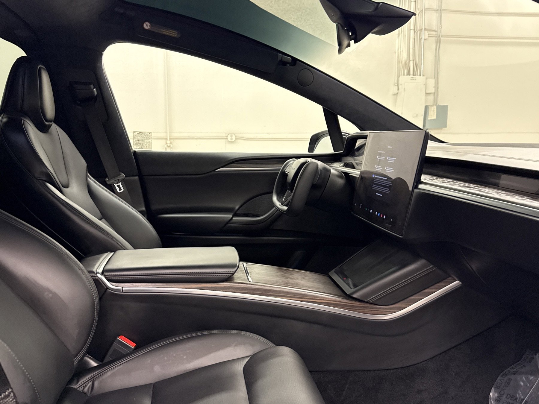 Used 2023 Tesla Model X image 28