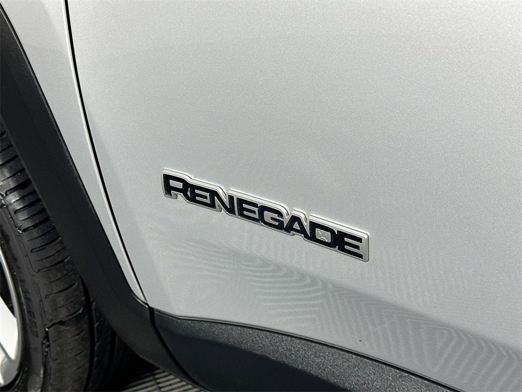 Used 2021 Jeep Renegade Latitude image 27