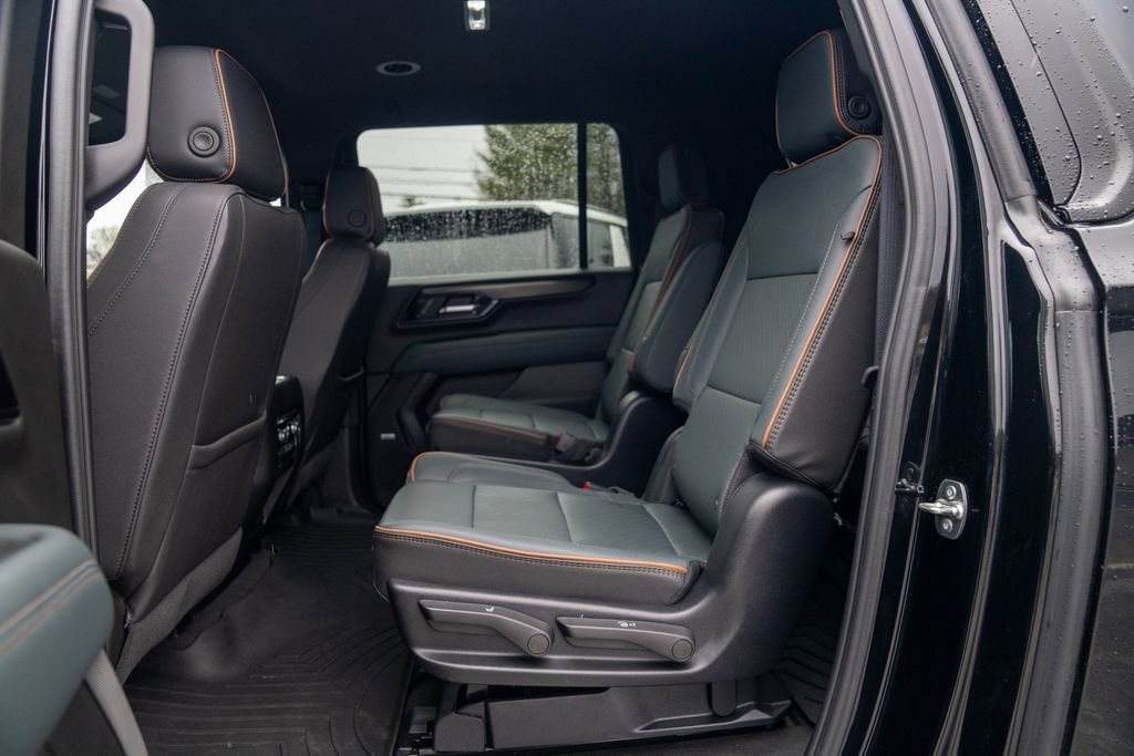 Used 2025 GMC Yukon XL AT4 image 18