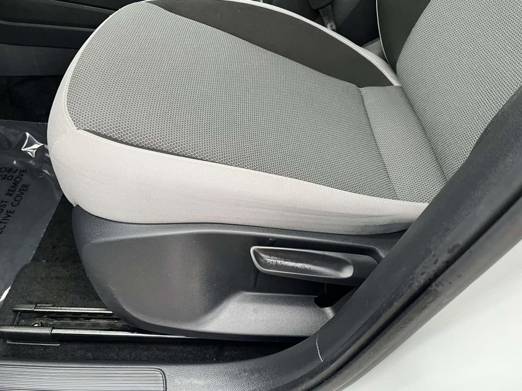 Certified 2023 Volkswagen Taos S image 19