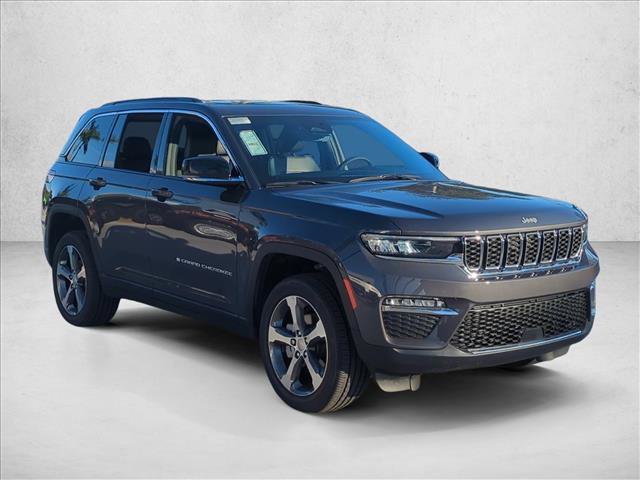New 2025 Jeep Grand Cherokee Limited w/ Trailer Tow Package RWD image 3