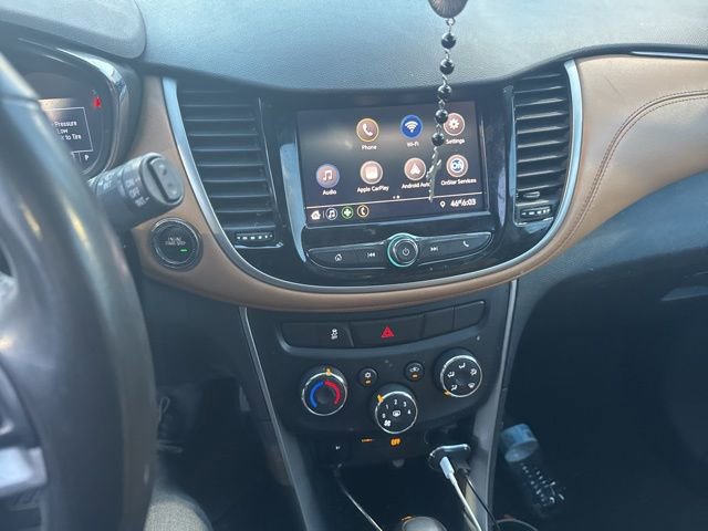 Used 2020 Chevrolet Trax LT w/ LT Convenience Package image 3