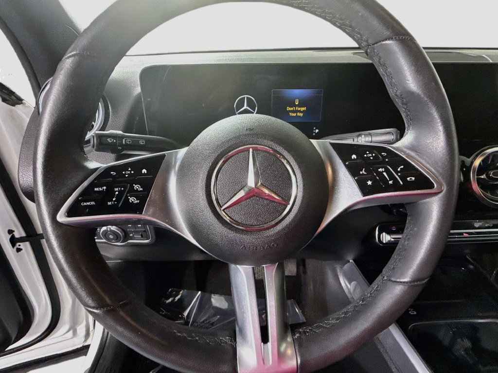 Used 2024 Mercedes-Benz GLB 250 image 12