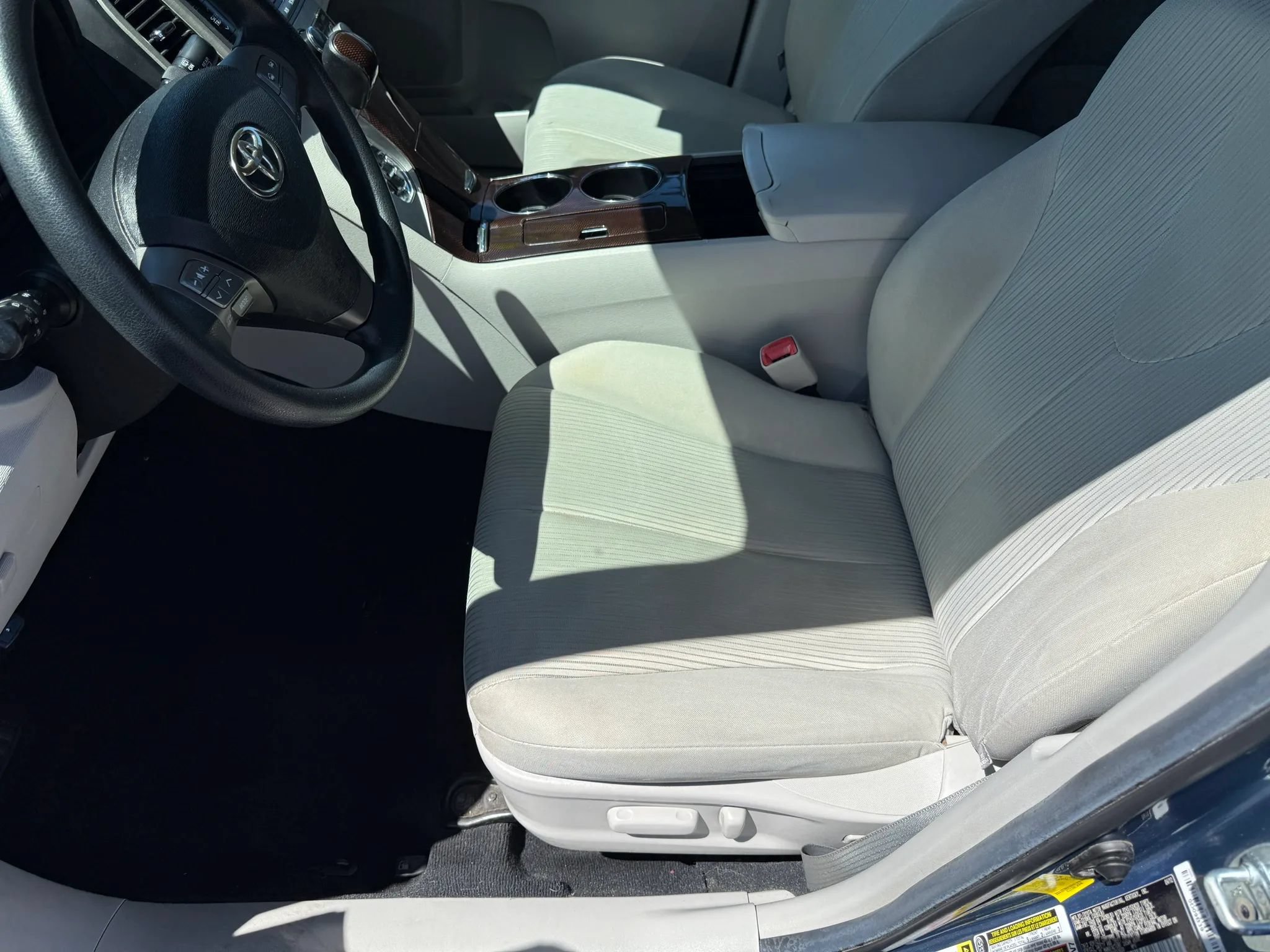 Used 2012 Toyota Venza LE FWD image 13