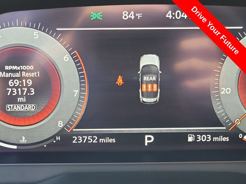 Used 2023 Nissan Rogue Platinum w/ Platinum Premium Package FWD image 9