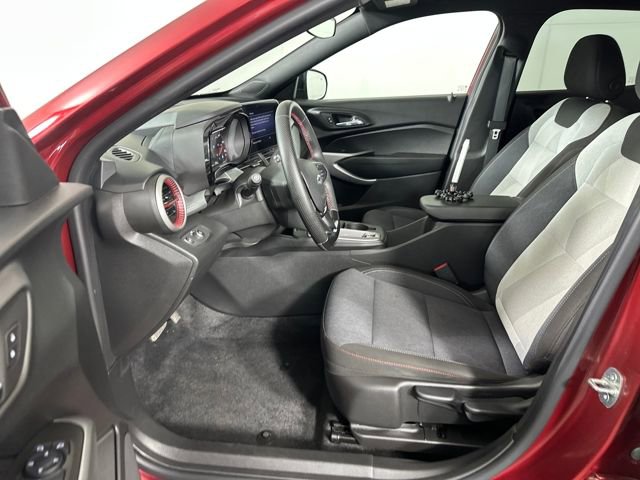 Used 2024 Chevrolet Trax RS w/ Driver Confidence Package image 11