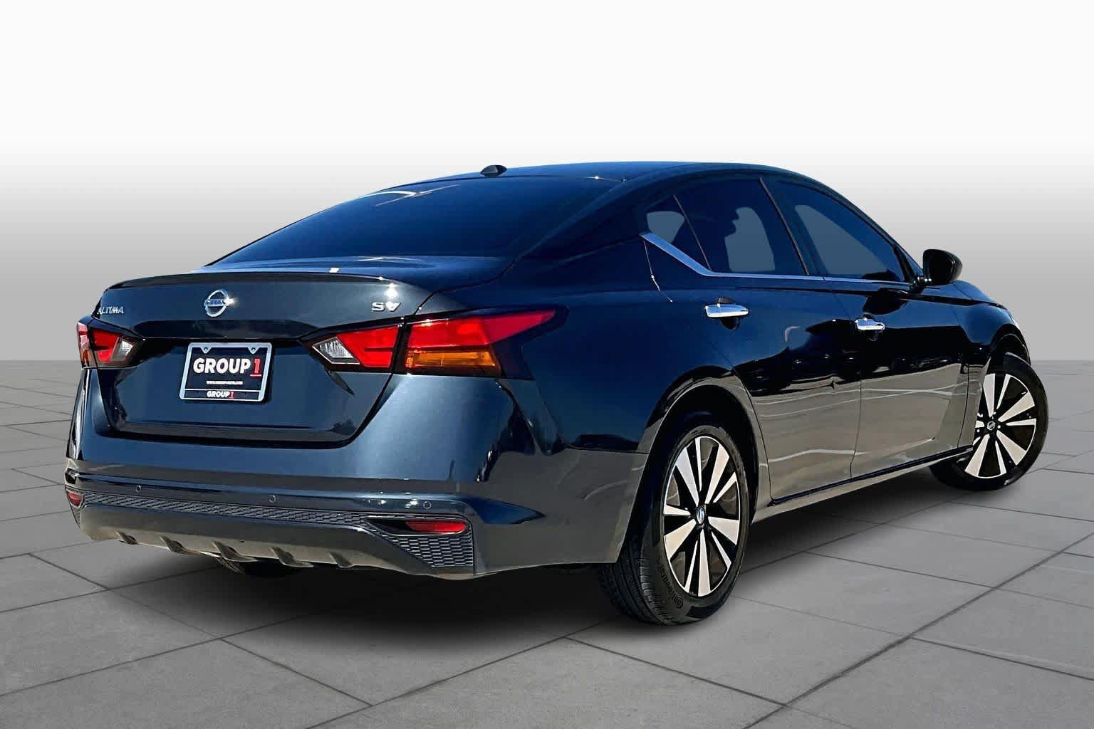 Certified 2022 Nissan Altima 2.5 SV FWD image 12