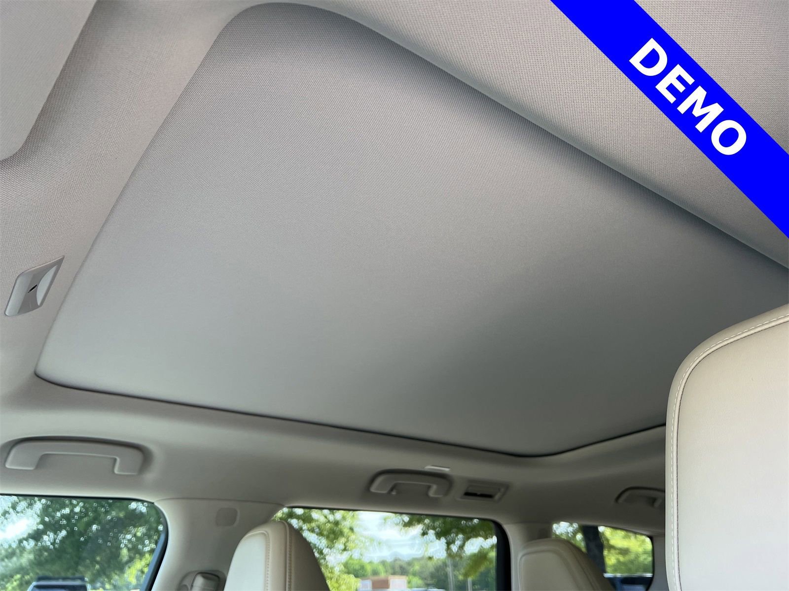 New 2025 Nissan Armada Platinum Reserve image 17