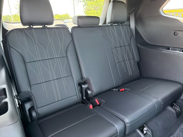 New 2026 Buick Enclave Avenir w/ Super Cruise Package FWD image 23