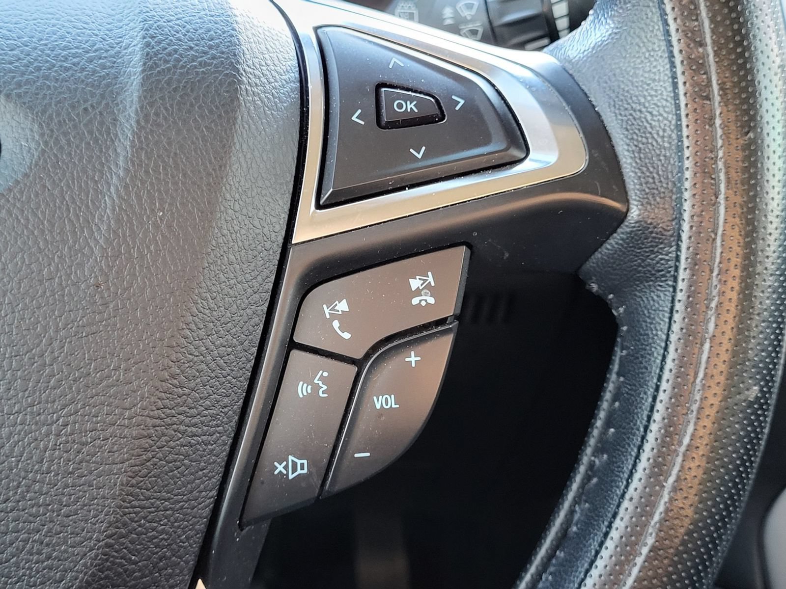 Used 2022 Ford Edge SEL AWD/4WD image 18