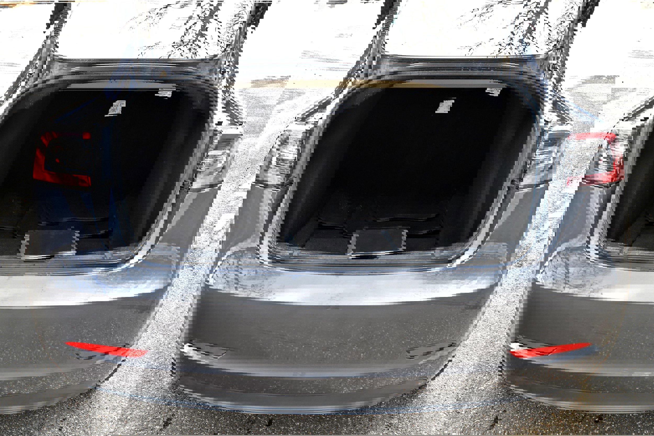 Used 2023 Tesla Model 3 Standard Range image 18