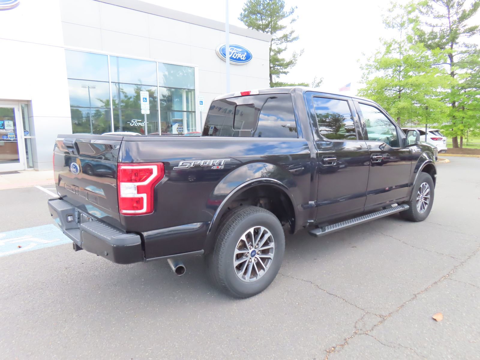 Used 2020 Ford F150 XLT w/ Equipment Group 302A Luxury AWD/4WD image 5