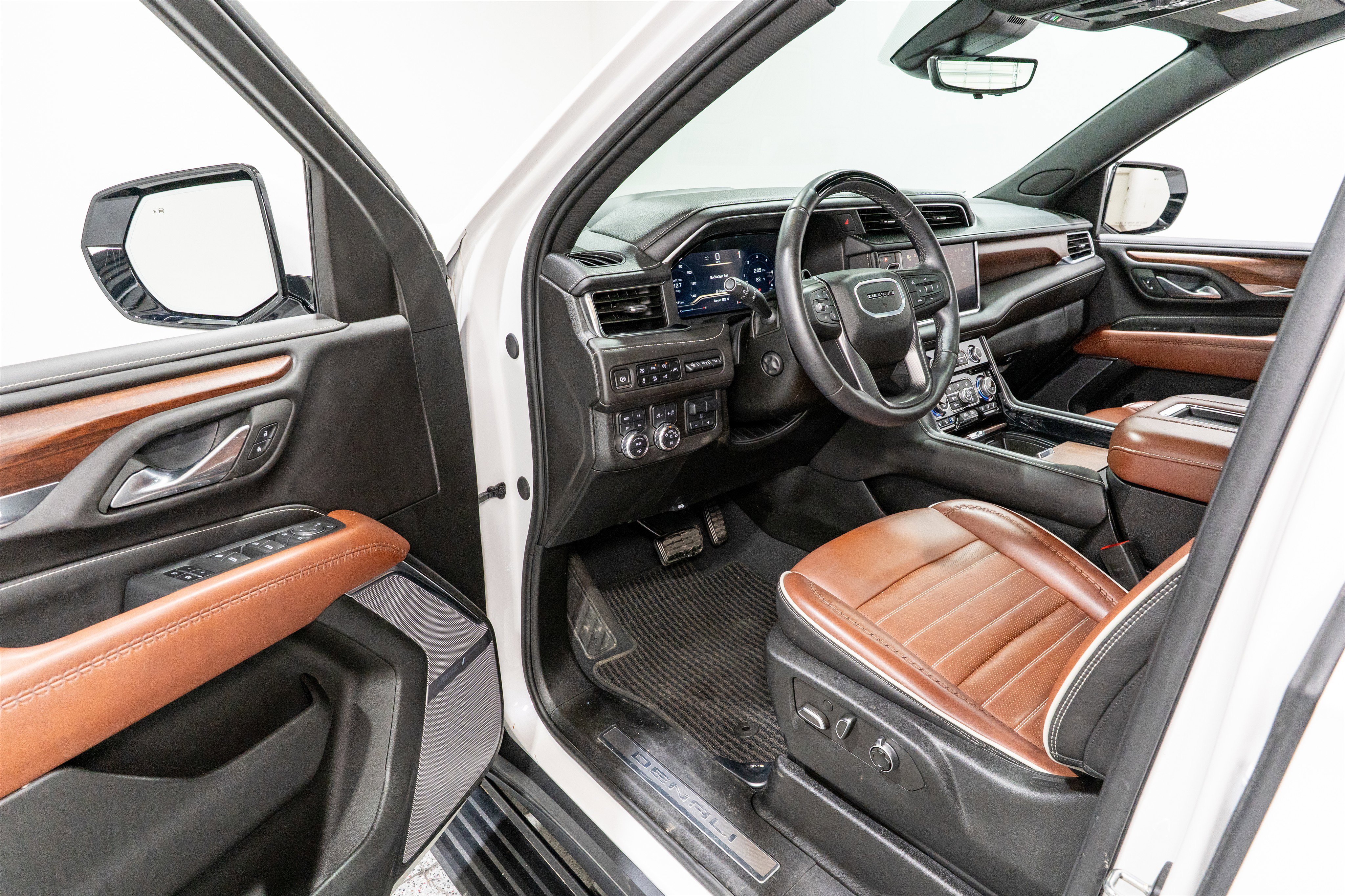 Used 2024 GMC Yukon Denali Ultimate image 13