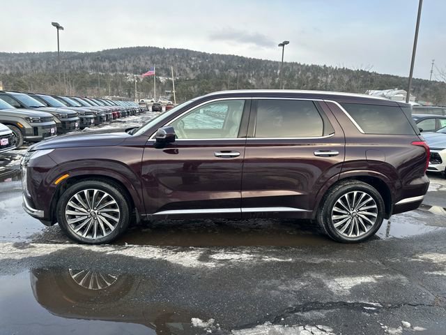 Used 2023 Hyundai Palisade Calligraphy image 2