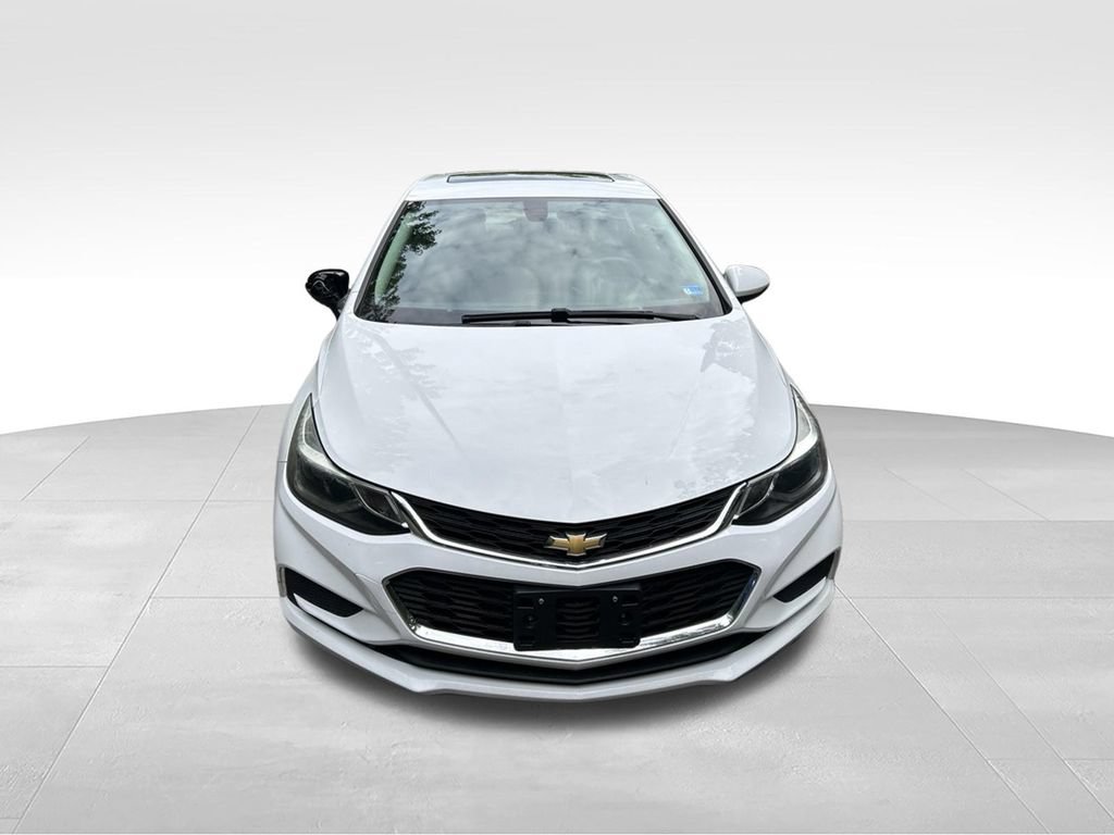 Used 2017 Chevrolet Cruze LT w/ Sun And Sound Package FWD image 9