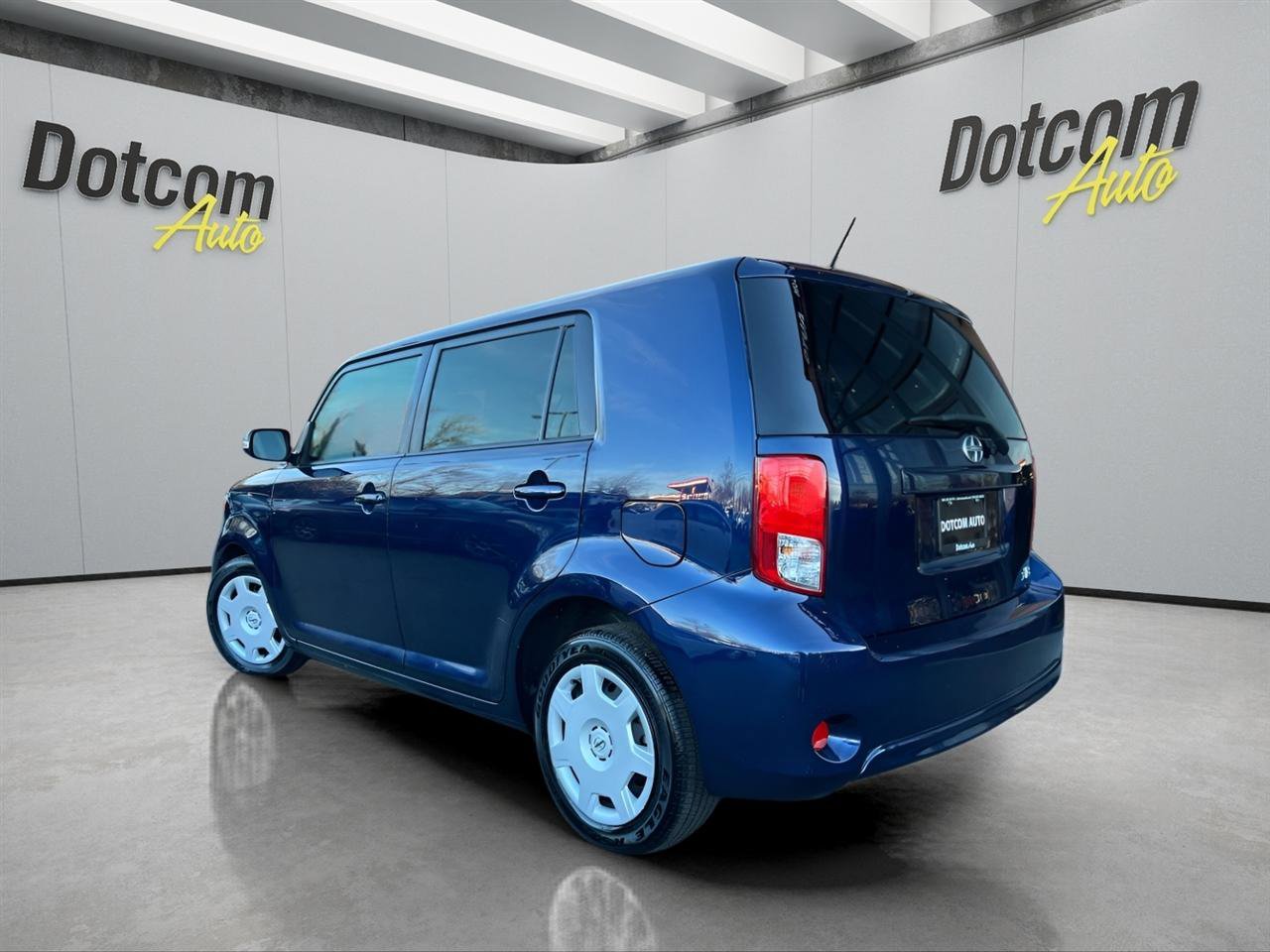 Used 2014 Scion xB image 3