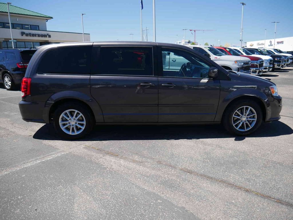 Used 2016 Dodge Grand Caravan SE FWD image 19