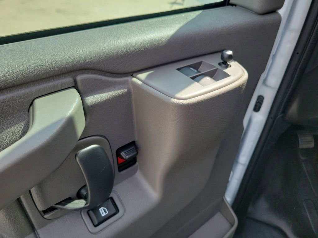 New 2026 Chevrolet Express 3500 Extended RWD image 11