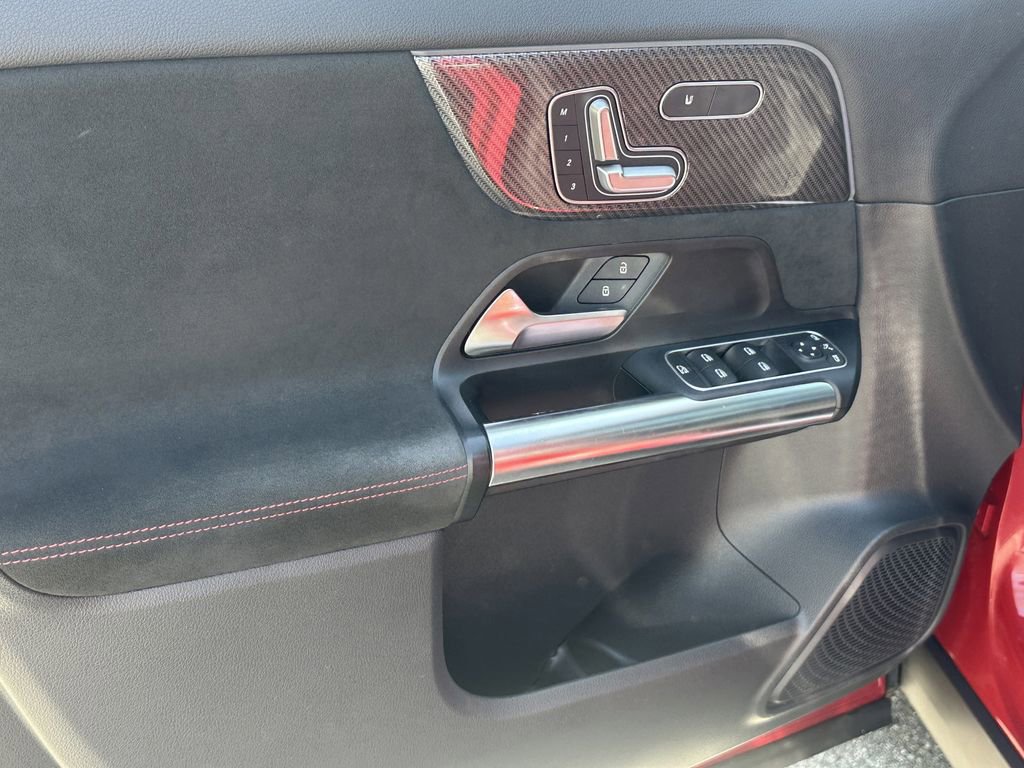 Certified 2022 Mercedes-Benz GLA 250 4MATIC image 11