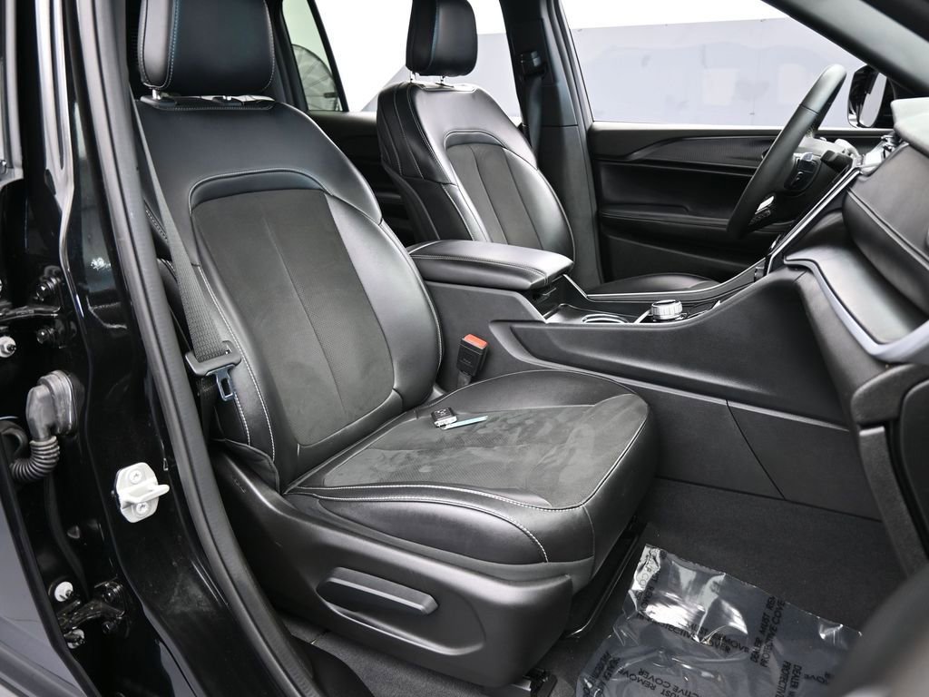 Used 2024 Jeep Grand Cherokee L Altitude image 48