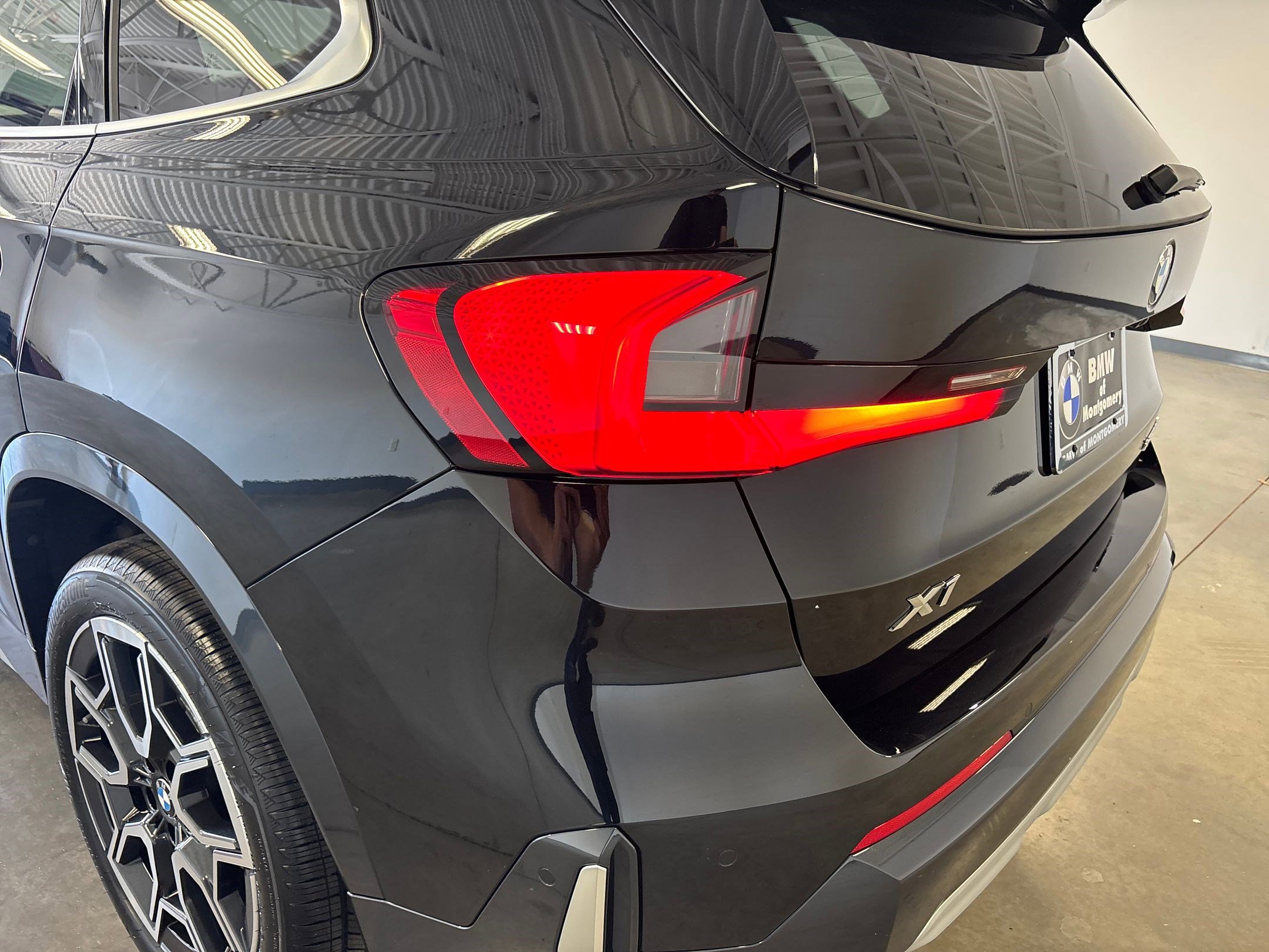 Used 2026 BMW X1 xDrive28i w/ Convenience Package image 11