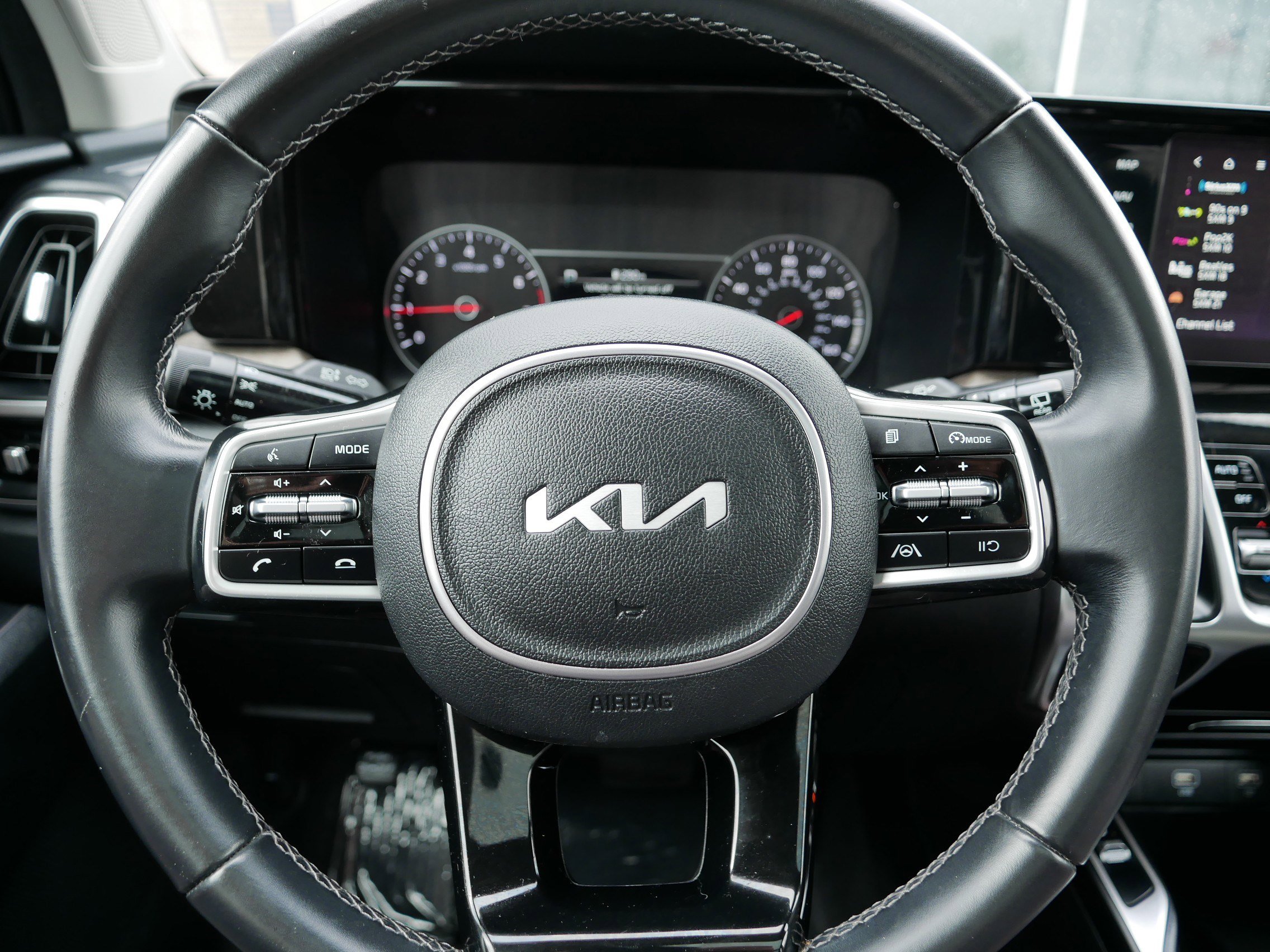 Certified 2022 Kia Sorento S w/ Panoramic Sunroof Package image 25