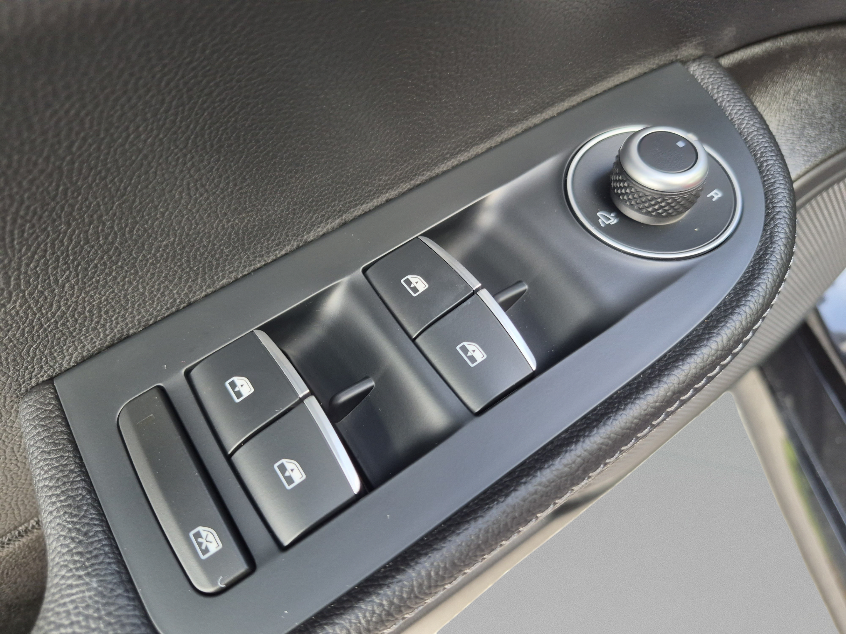 New 2026 Alfa Romeo Giulia w/ Driving Assist Package RWD image 13