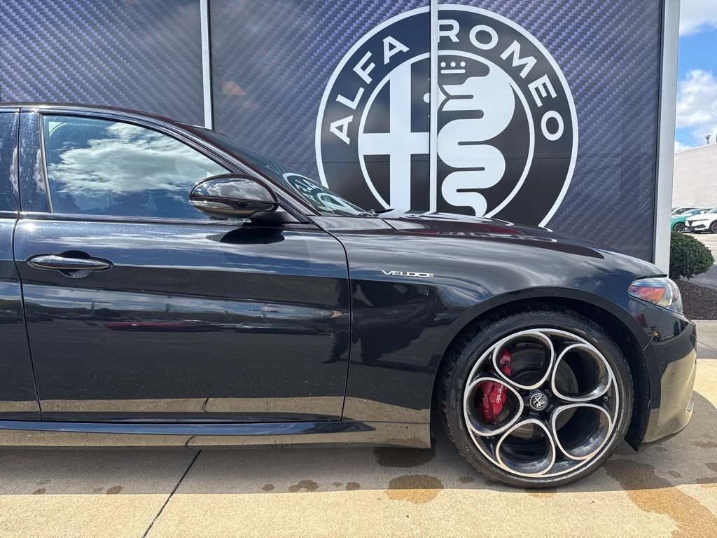 Used 2023 Alfa Romeo Giulia Veloce image 3