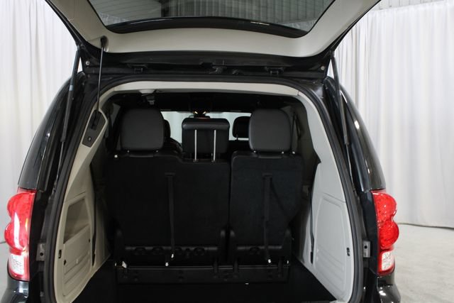 Used 2019 Dodge Grand Caravan SXT FWD image 28