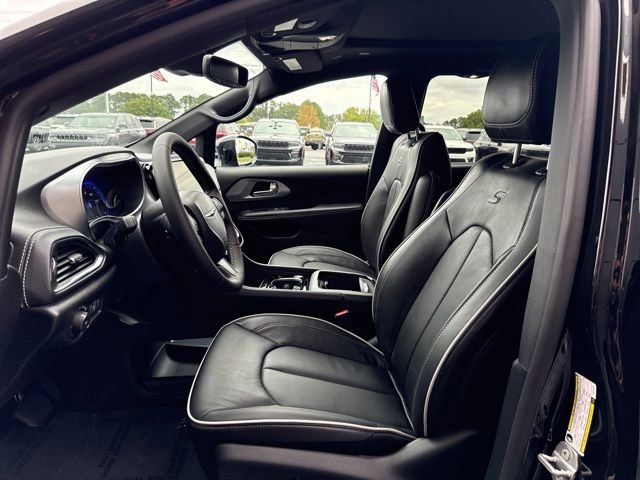 New 2026 Chrysler Pacifica Limited w/ S Appearance Package image 7