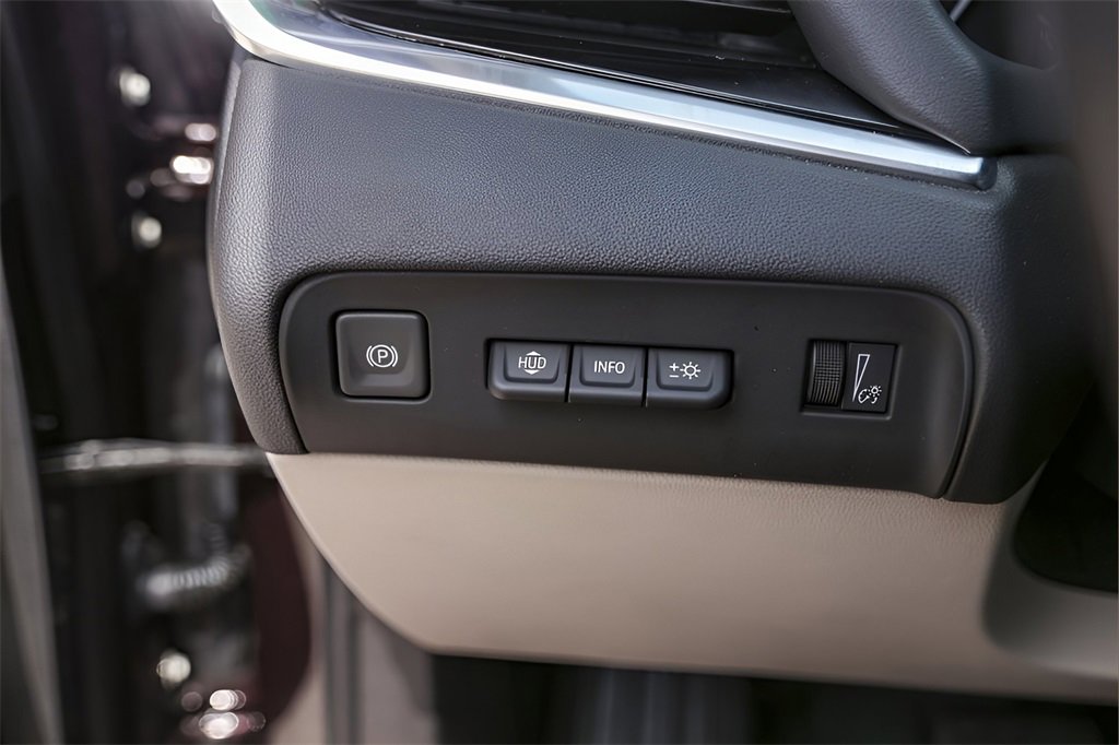 Used 2022 Buick Enclave Avenir w/ Avenir Technology Package image 15