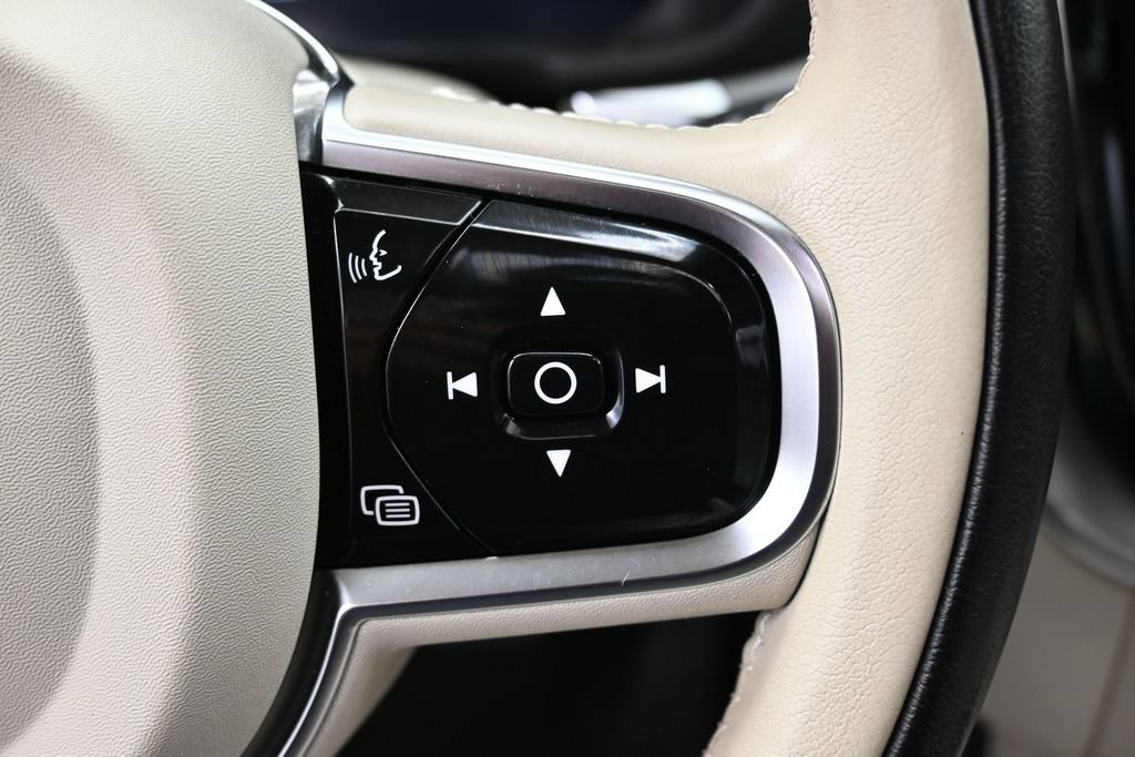 Used 2024 Volvo XC60 B5 Core w/ Protection Package Premier AWD/4WD image 30