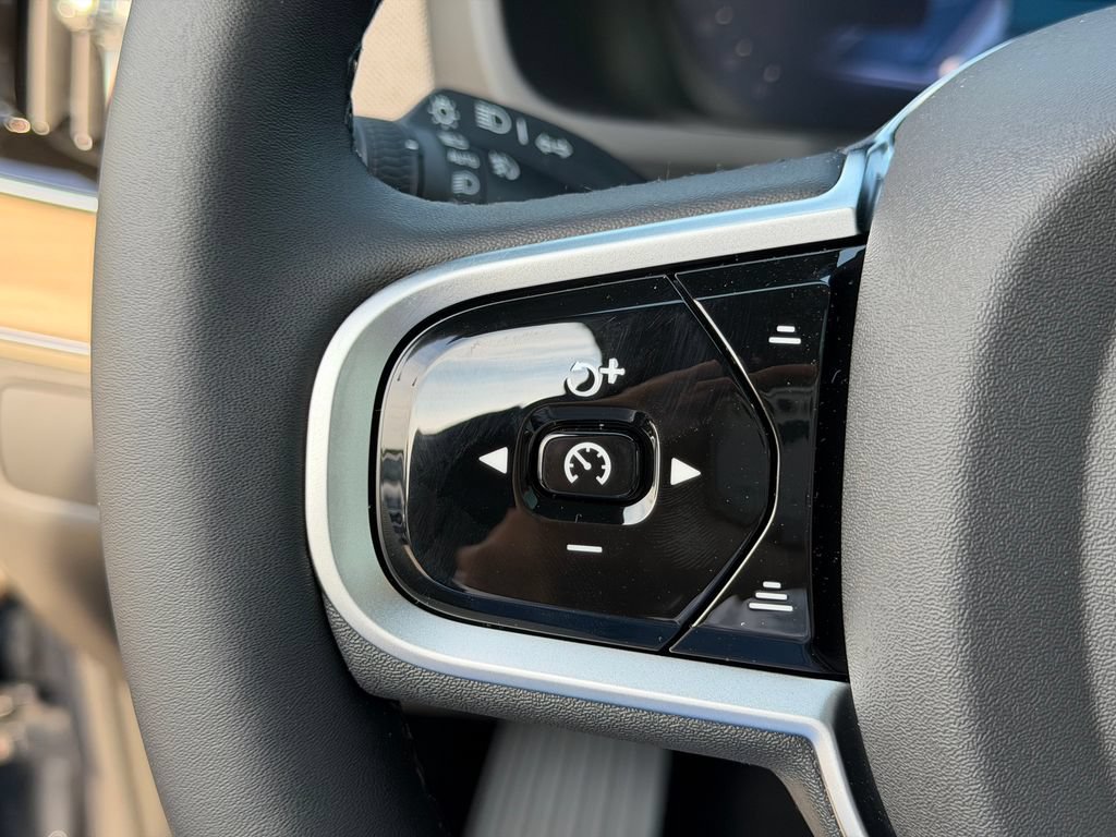 New 2026 Volvo XC90 T8 Ultra w/ Protection Package Premier AWD/4WD image 19