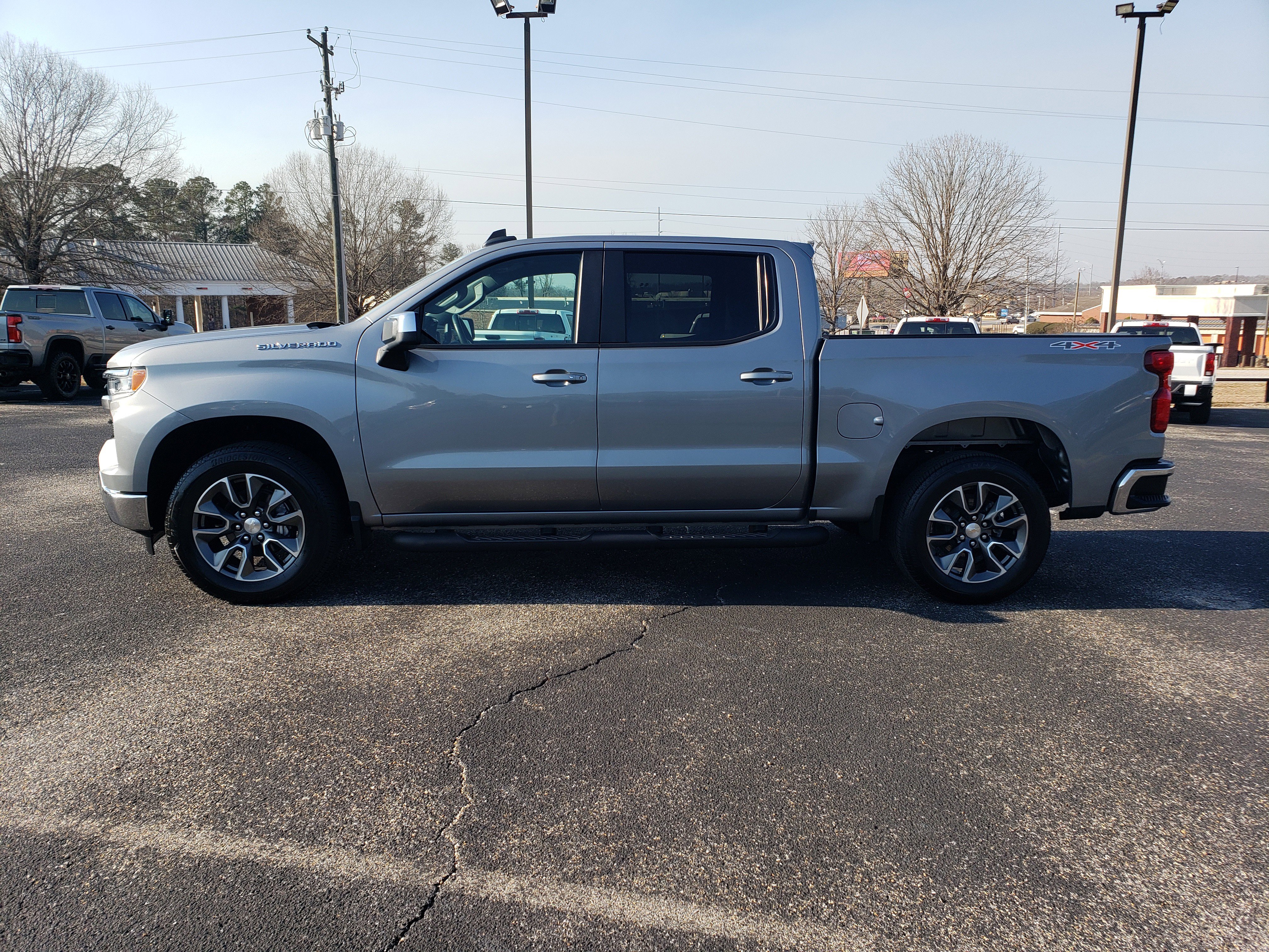 Used 2023 Chevrolet Silverado 1500 LT image 6