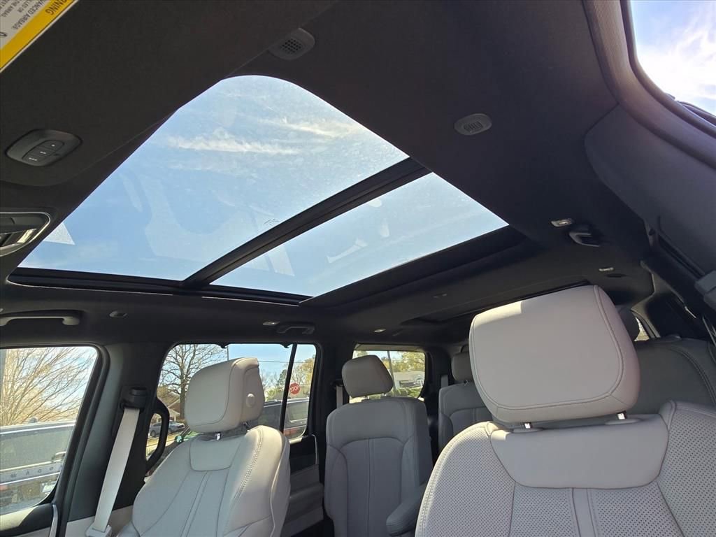 New 2025 Jeep Wagoneer Series III w/ Quick Order Package 25C Super image 10