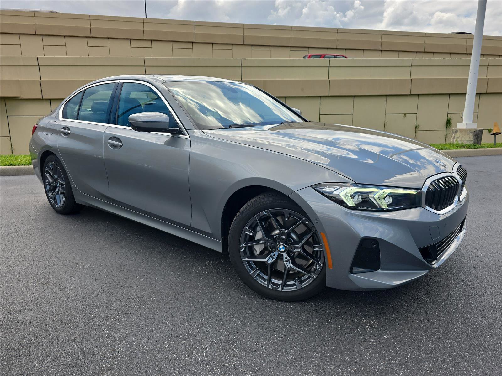 Used 2025 BMW 330i Sedan RWD image 29