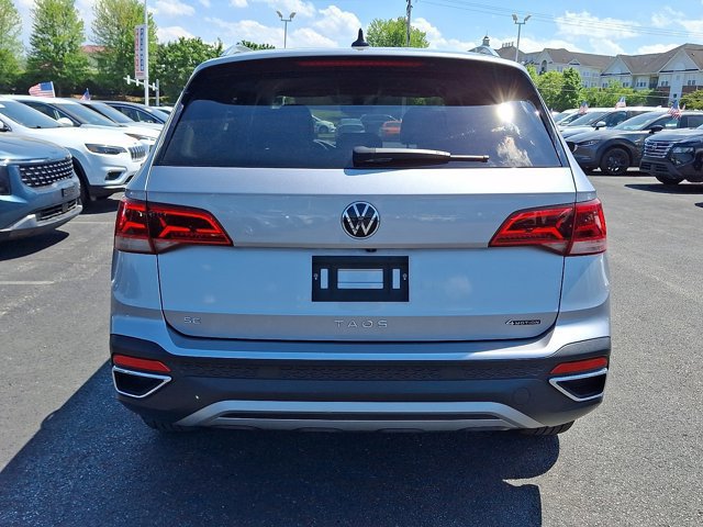 Certified 2024 Volkswagen Taos SE AWD/4WD image 7
