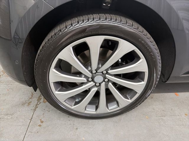 Used 2023 Land Rover Range Rover Long Wheelbase SE image 25