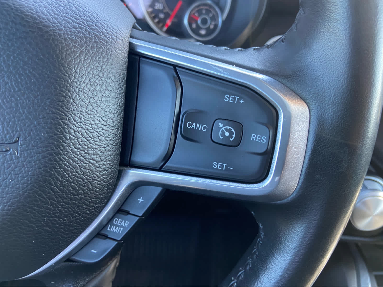 Used 2023 RAM 1500 Laramie AWD/4WD image 20