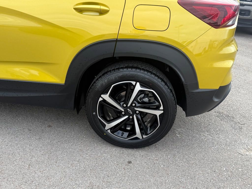 Used 2023 Chevrolet TrailBlazer RS w/ Sun and Liftgate Package image 42