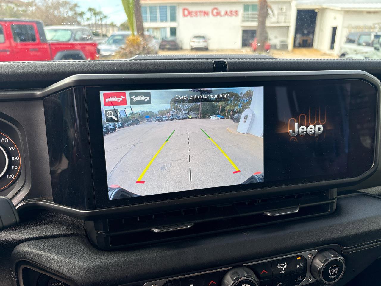 Used 2024 Jeep Gladiator Mojave AWD/4WD image 22