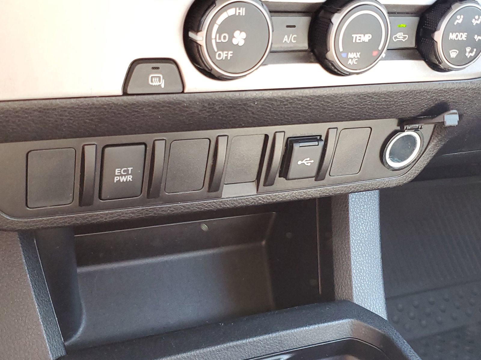 Certified 2022 Toyota Tacoma SR w/ SR Convenience Package image 27