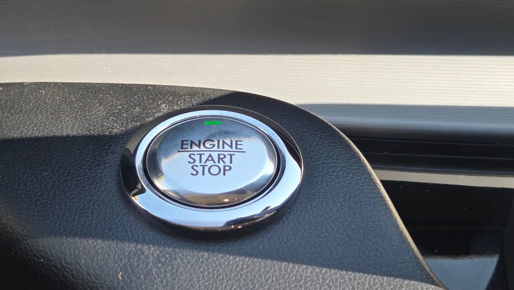 Used 2023 Lincoln Aviator AWD w/ Premium Package image 33