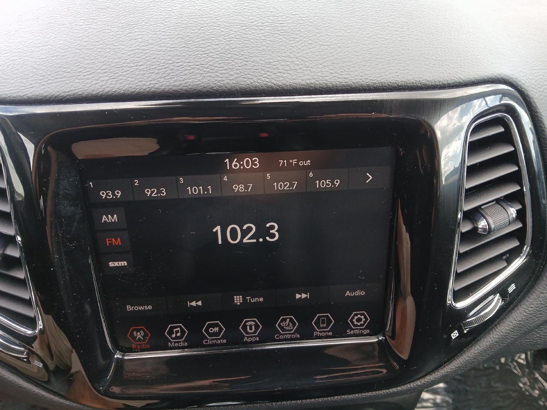 Used 2021 Jeep Compass Limited FWD image 25