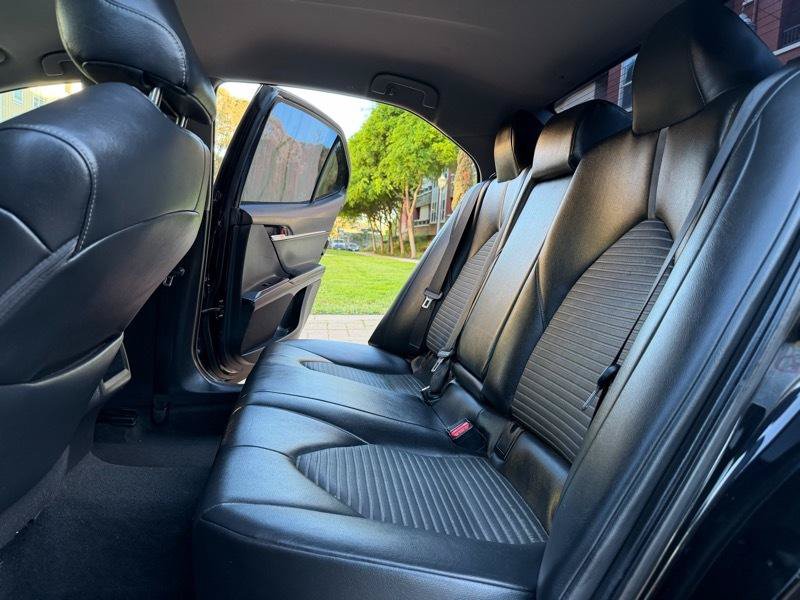 Used 2018 Toyota Camry SE FWD image 61