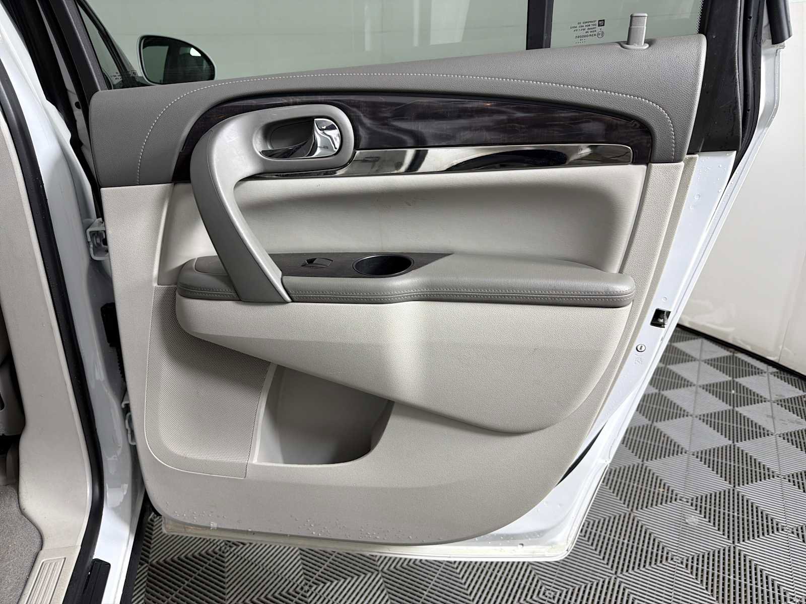 Used 2016 Buick Enclave Leather image 15