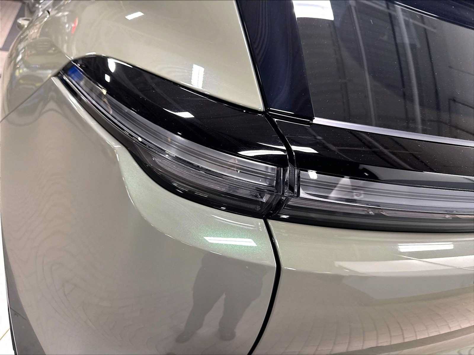New 2026 Porsche Cayenne Electric AWD/4WD image 34